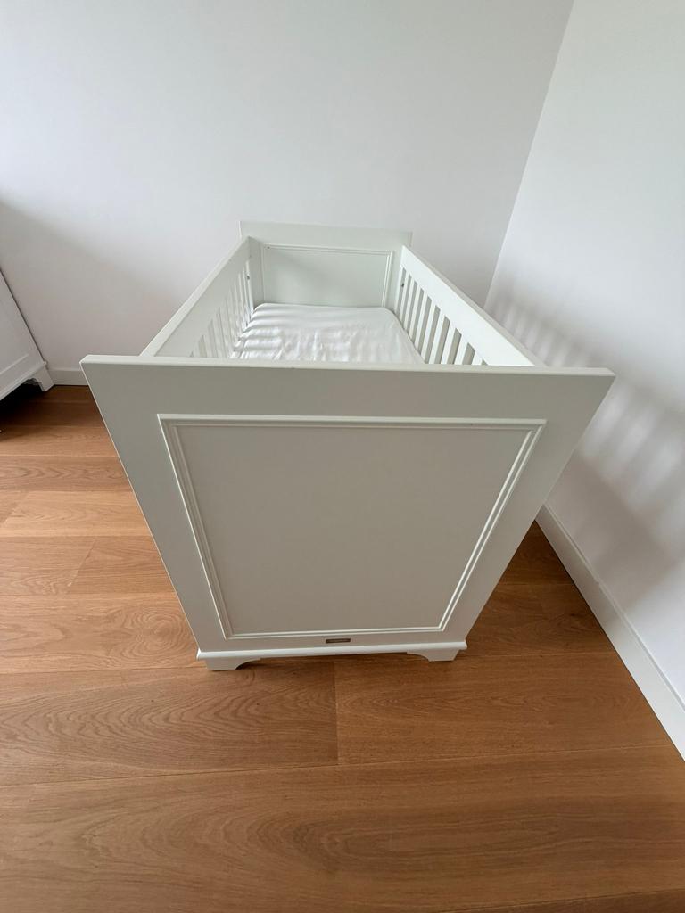 Bopita babykamer (ledikant + commode), Ophalen, Zo goed als nieuw, Jongetje of Meisje