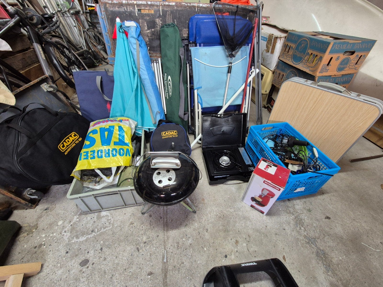 Complete kampeeruitrusting: tafel, stoelen, BBQ, kooktoestel, Ophalen, Gebruikt
