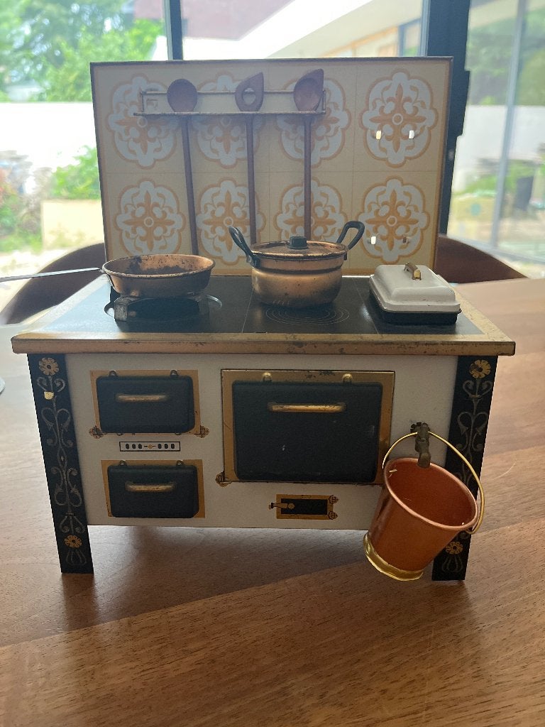 Vintage speelgoedfornuisje met kookgerei, Antiek en Kunst, Antiek | Speelgoed, Ophalen