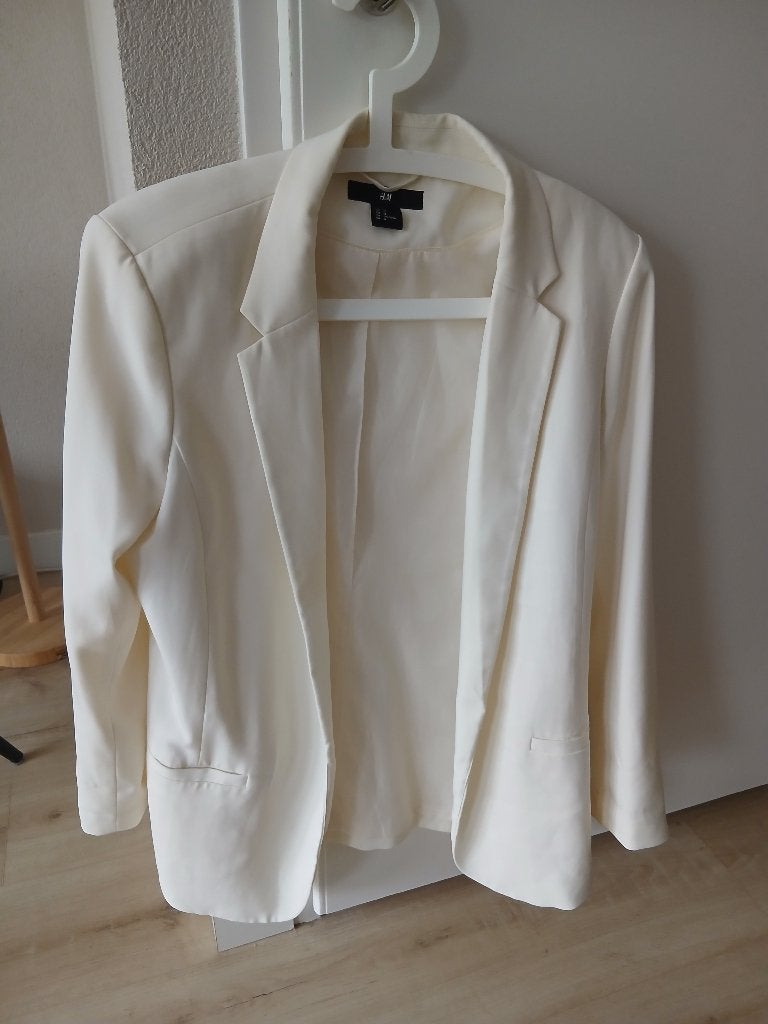 H&M Crèmekleurige Blazer - Maat 44, Kleding | Dames, Jasjes, Kostuums en Pakken, H&M, Beige, Maat 42/44 (L), Ophalen of Verzenden
