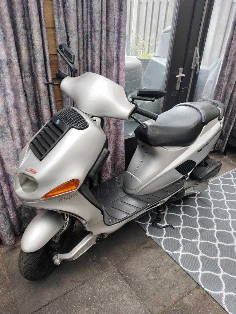 italjet 125cc twin cilinder 1 met nl plaat andere niets., Ophalen, Gebruikt, Overige typen, Overige merken