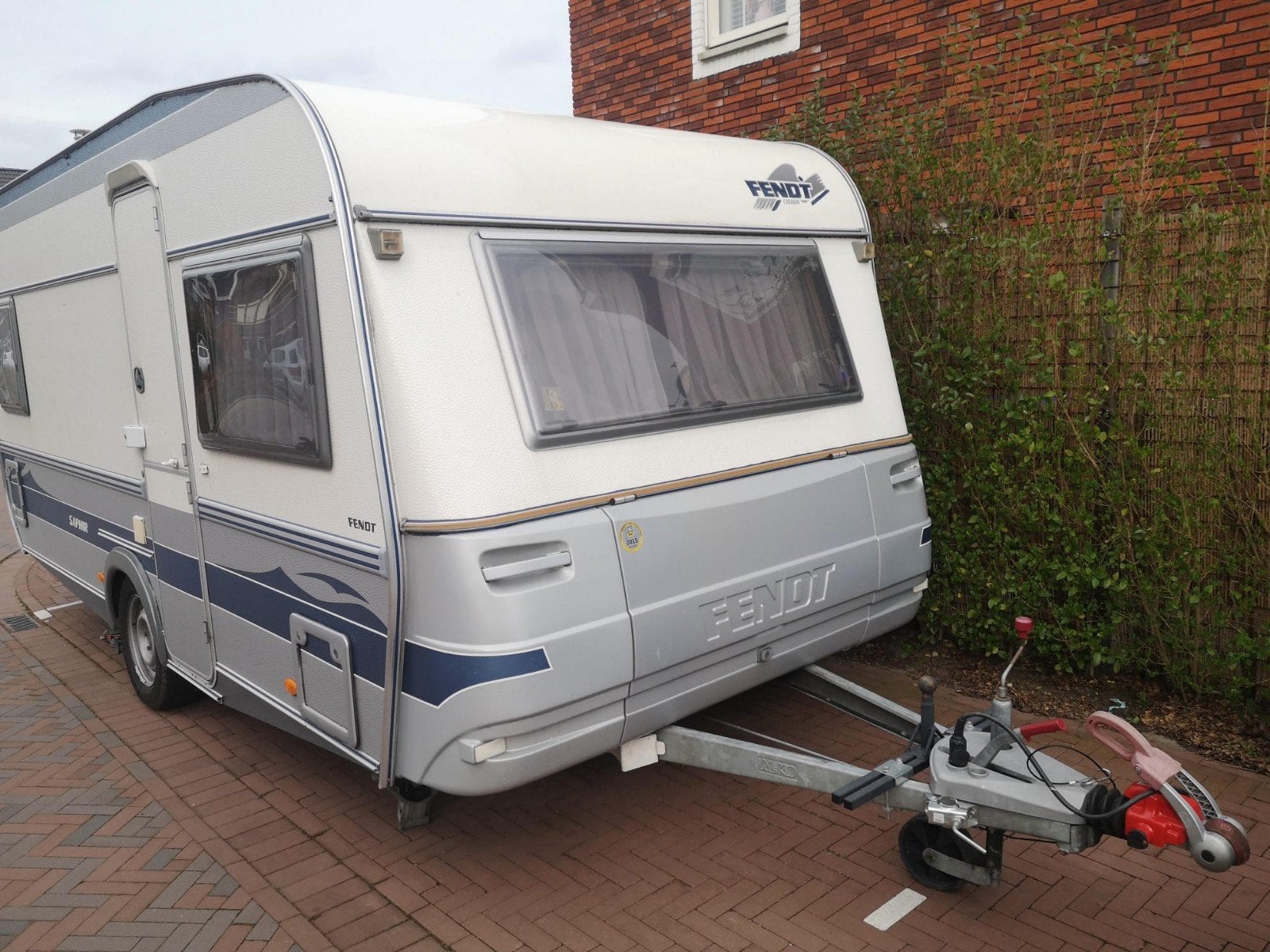 Fendt Saphir Caravan met 3 voortenten en nieuw matras, Rondzit, Particulier, Fendt, Luifel