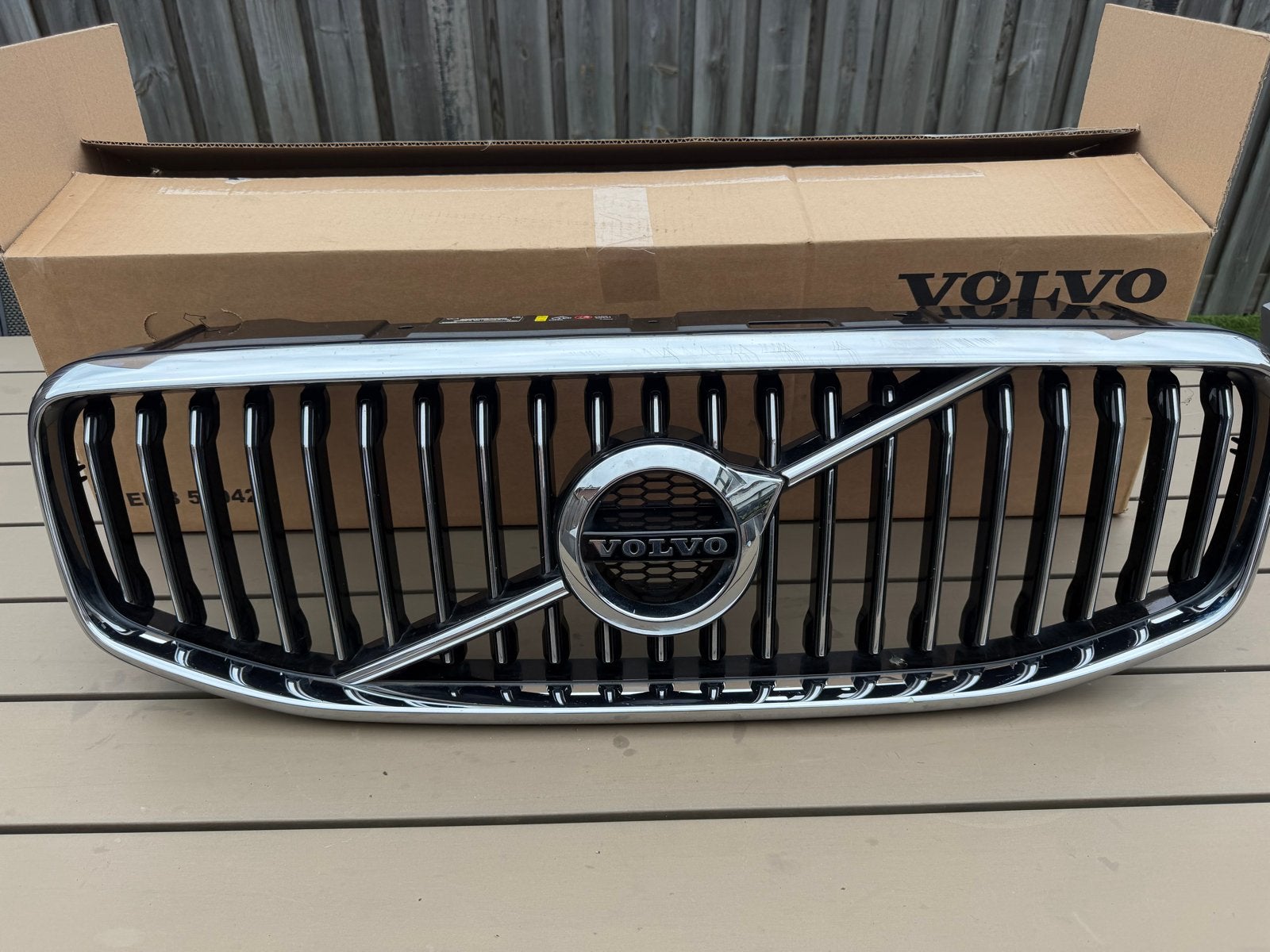Grill Volvo XC60 bj 2018 Inscription - Lichte krasjes, Ophalen, Gebruikt, Volvo