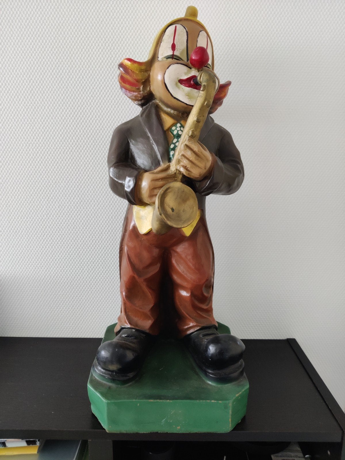 Grote vintage clown beeld met saxofoon, Verzamelen, Beelden en Beeldjes, Ophalen, Gebruikt, Mens