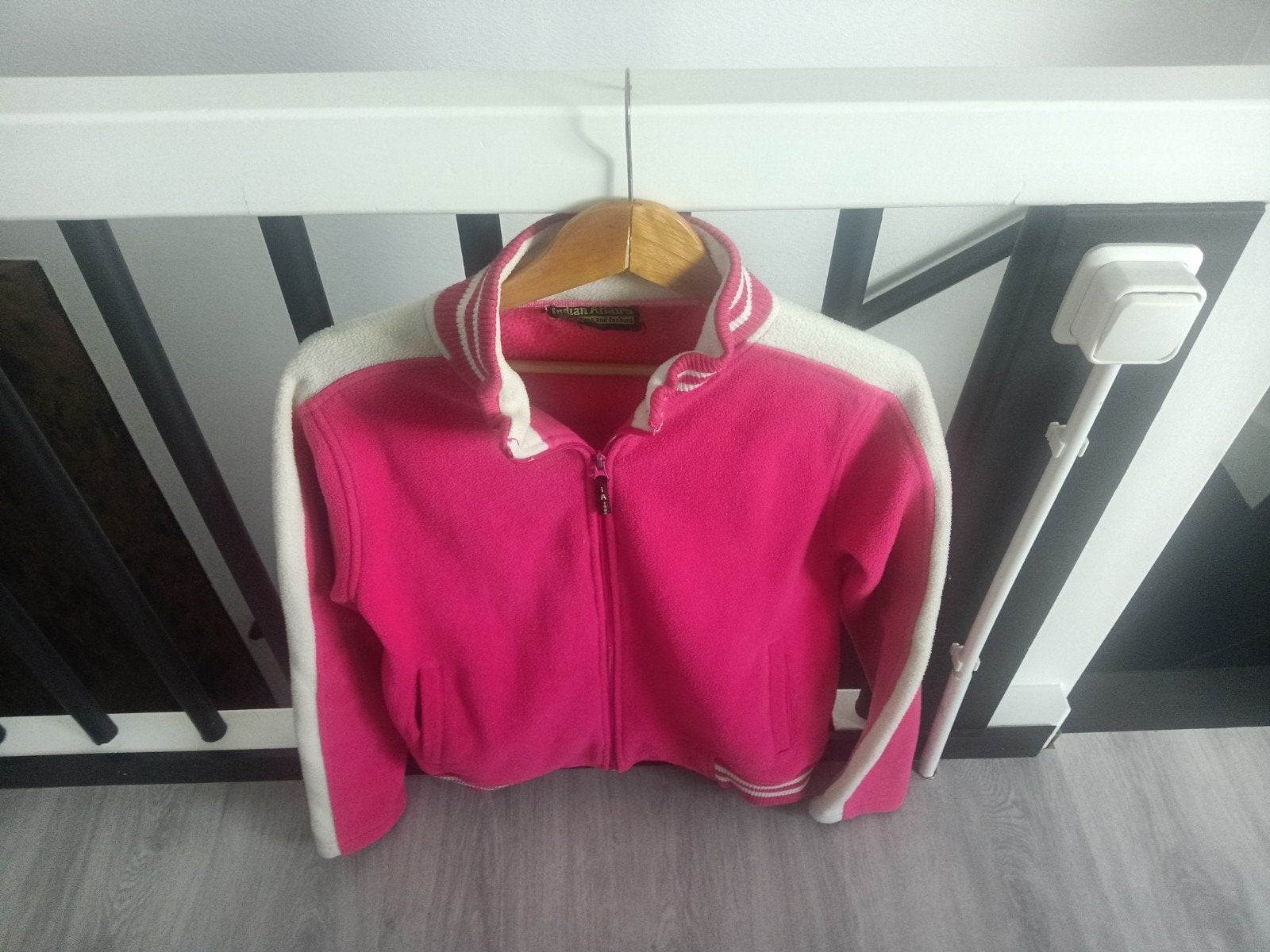 Roze fleece vest met witte strepen, Maat 38/40 (M), Ophalen of Verzenden, Onbekend, Roze