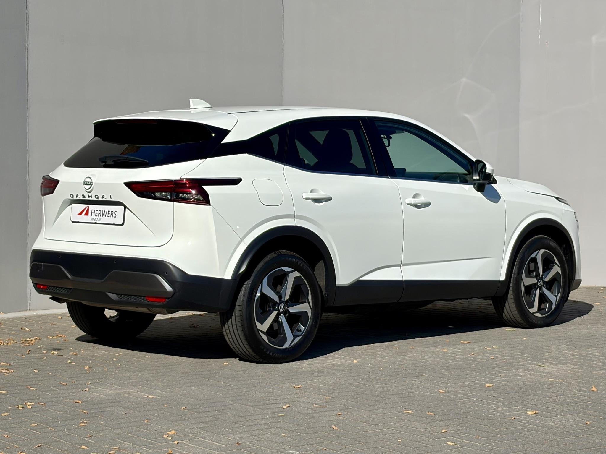Nissan Qashqai 1.3 MHEV Xtronic Tekna / Dealer Onderhouden /, Auto's, Dealer onderhouden, Euro 6, 4 cilinders, Leder en Stof