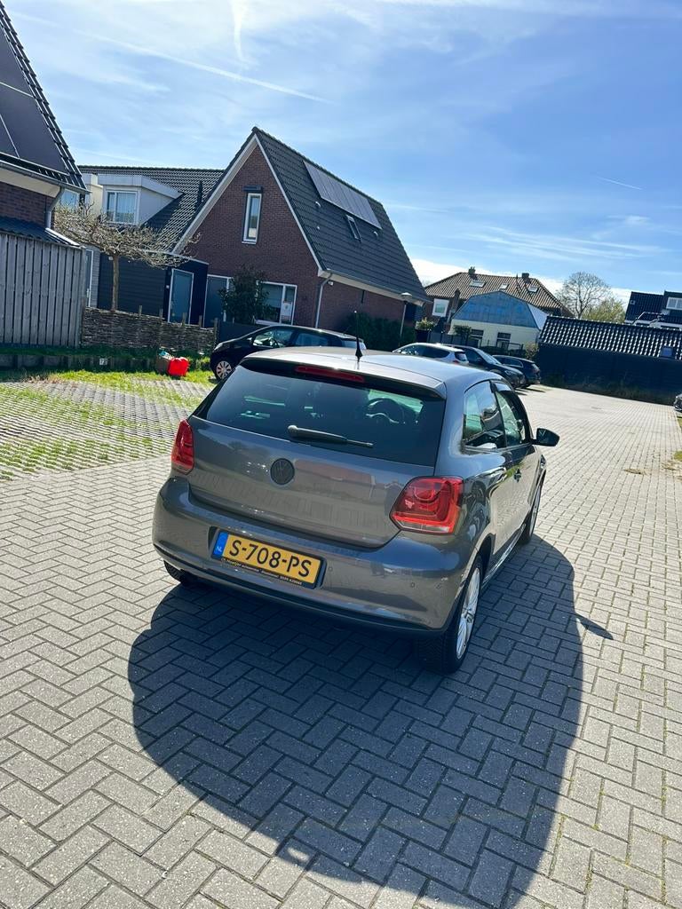 MOOIE POLO 1.2 2010 LICHT METALEN VELGEN Stoelverw Sensoren, Auto's, Voorwielaandrijving, Stof, 40 €/maand, 988 kg