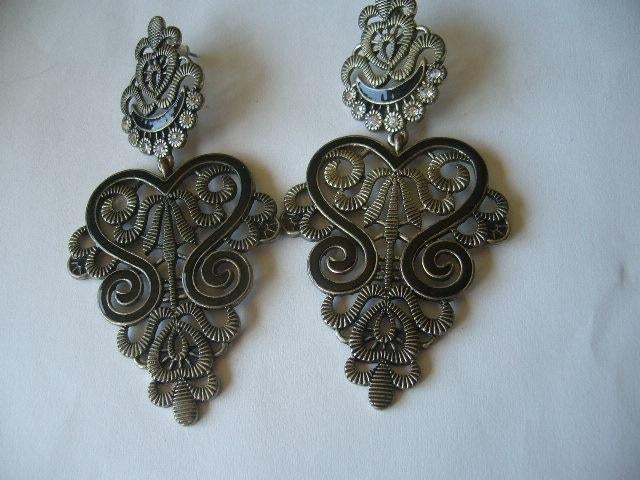 LEUKE LANGE VINTAGE OORBELLEN MET ZWART INGELEGD, Sieraden, Tassen en Uiterlijk, Antieke sieraden, Verzenden, Overige materialen