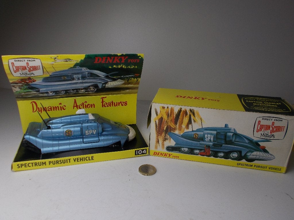 1968 Dinky Toys 104 SPECTRUM PURSUIT VEHICLE + ORIG. DOOSJES, Hobby en Vrije tijd, Ophalen of Verzenden, Zo goed als nieuw, Bus of Vrachtwagen