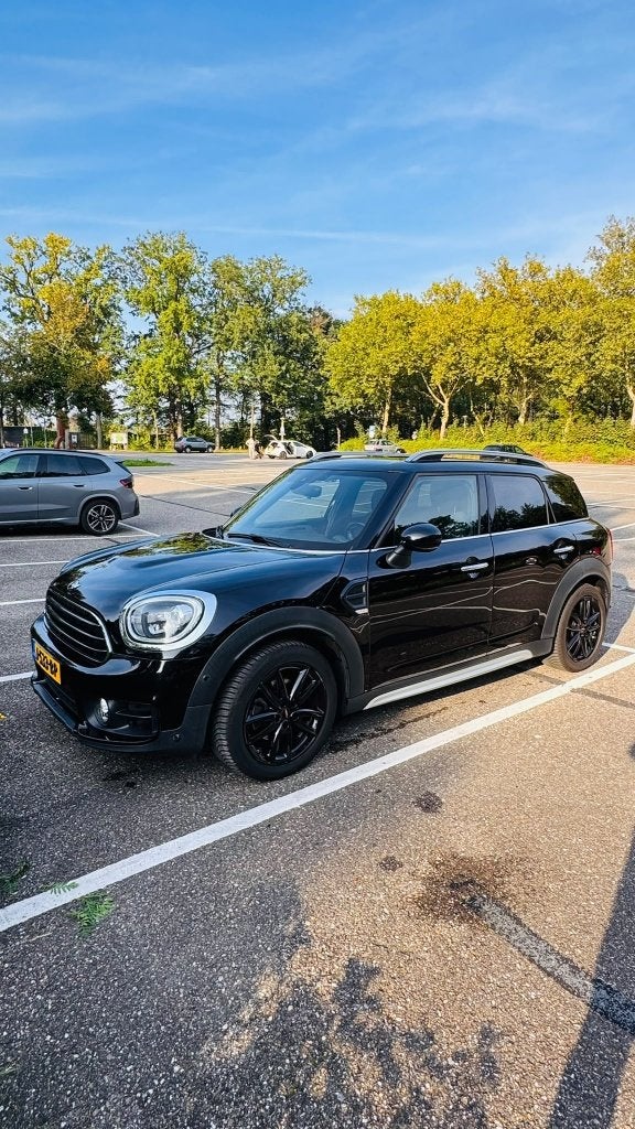 Mini Countryman 1.5 100KW Cooper AUT 2018 Zwart, Dealer onderhouden, 136 pk, Countryman, 715 kg