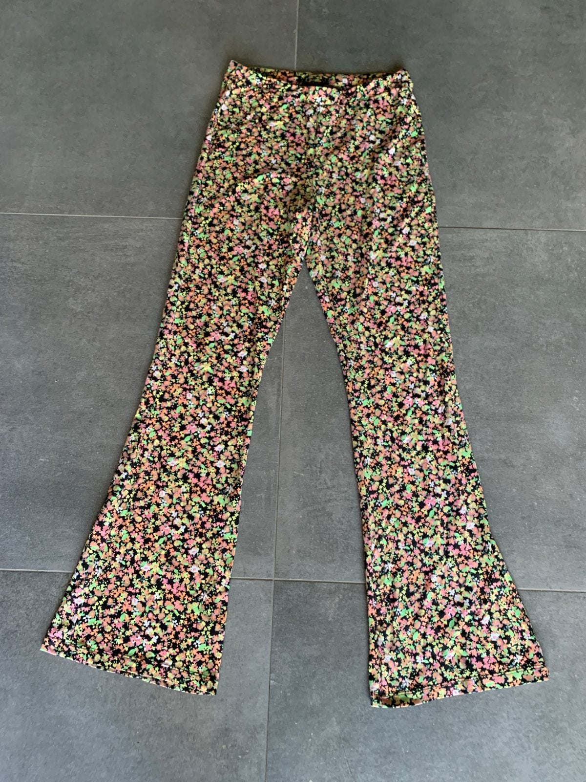 Bloemenprint flared broek M, Meerkleurig, Ophalen of Verzenden, Maat 36 (S), Lang