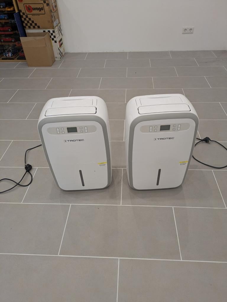 2x Trotec TTK 95 E Luchtontvochtiger 90 euro p/st 2 voor 160, Ophalen, Zo goed als nieuw, Luchtontvochter