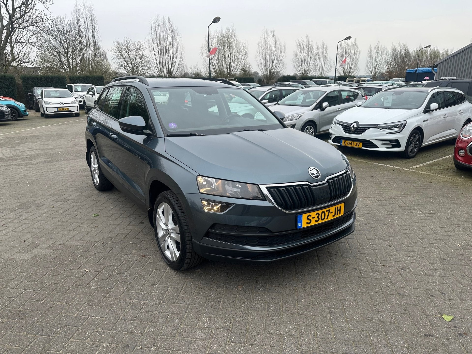 Skoda Karoq 1.0 TSI Style , carplay , pdc , 82.000 km NAP, Auto's, Voorwielaandrijving, Dealer onderhouden, Gebruikt, Euro 6