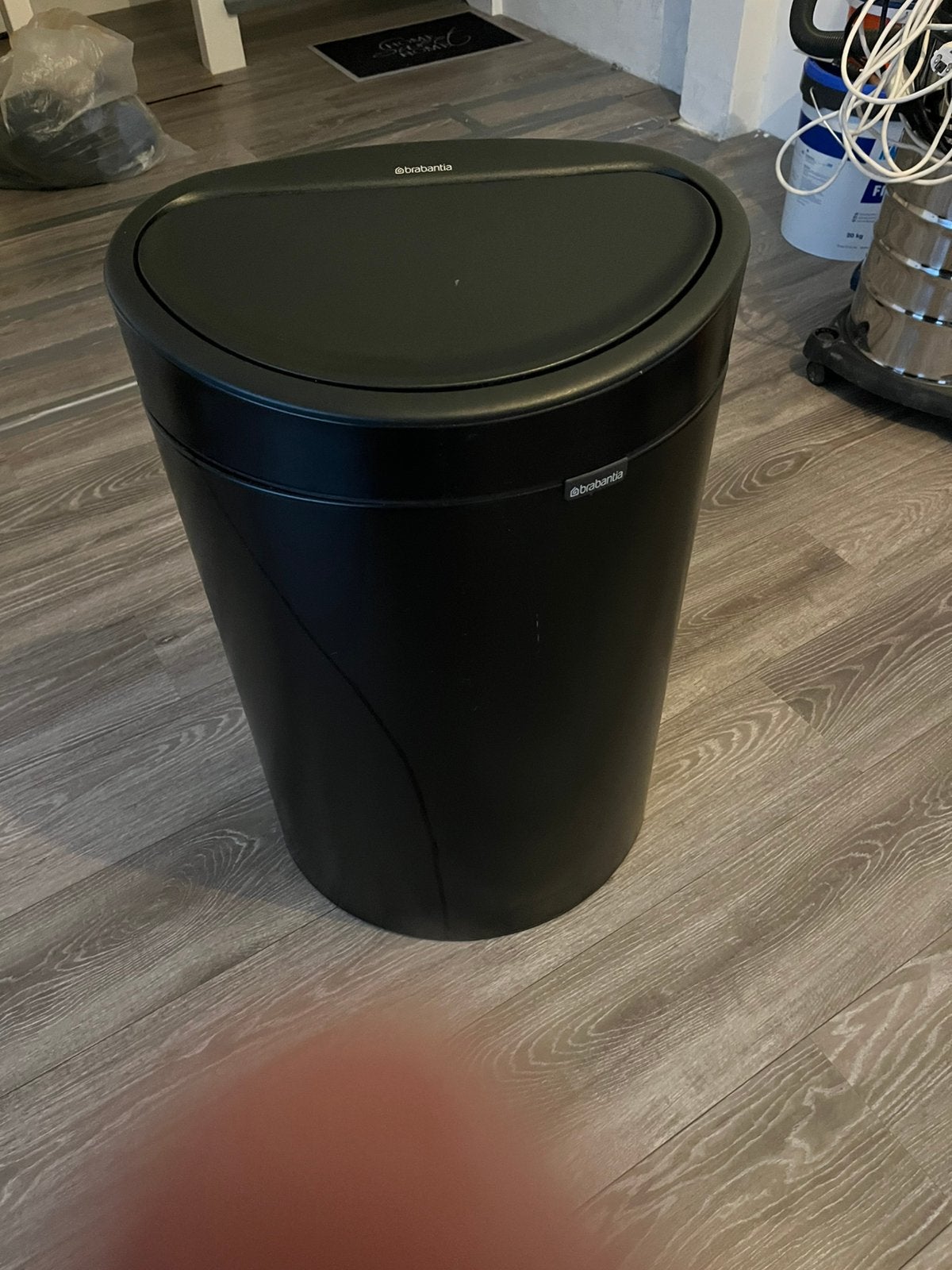 Brabantia touch 60 l mat zwart, Huis en Inrichting, Woonaccessoires | Prullenbakken, 50 tot 75 cm, 40 liter of meer, Ophalen of Verzenden