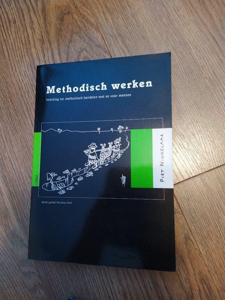 Boek methodisch werken - piet winkelaar, Ophalen of Verzenden, Beta, Gelezen, HBO