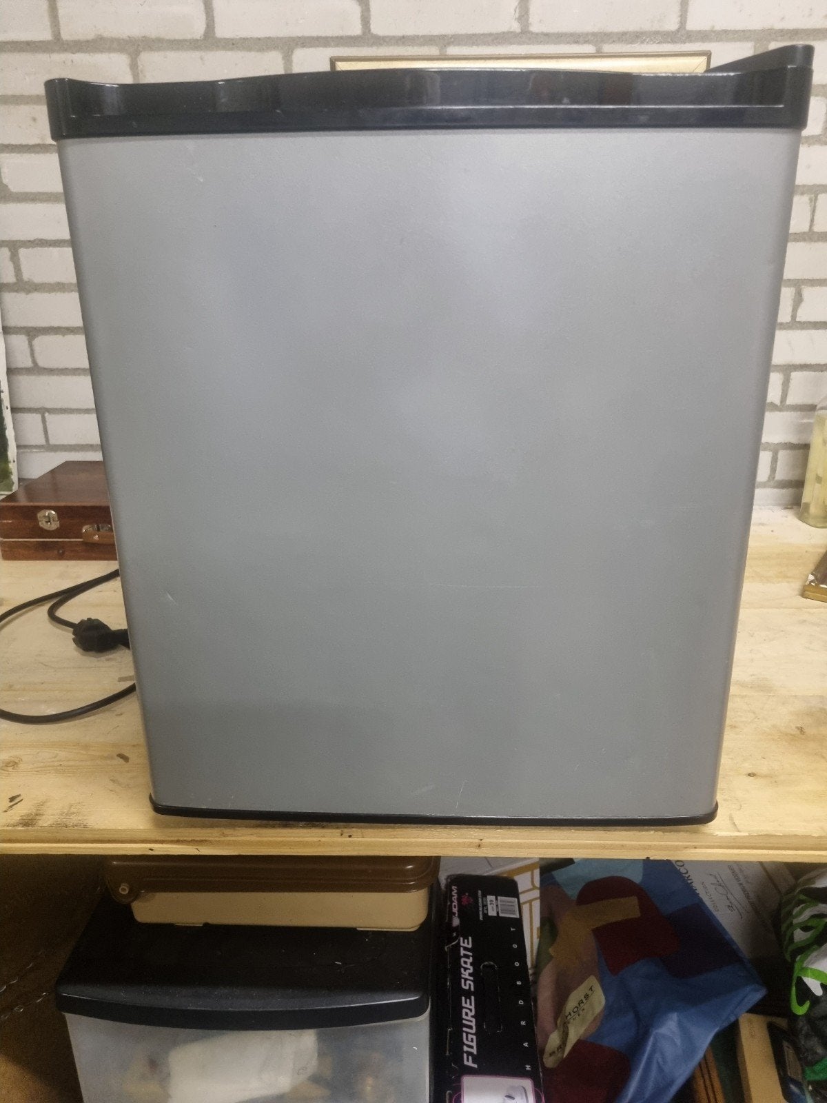 Compacte Candor mini koelkast, Ophalen