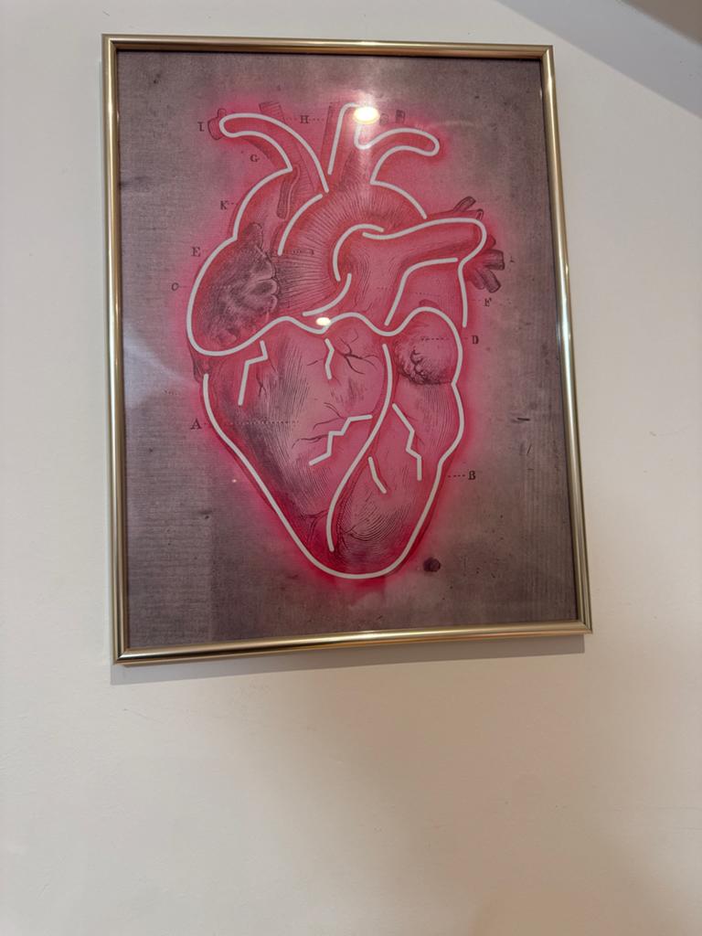 Anatomisch Hart Kunstwerk - Neon Stijl, Ophalen of Verzenden