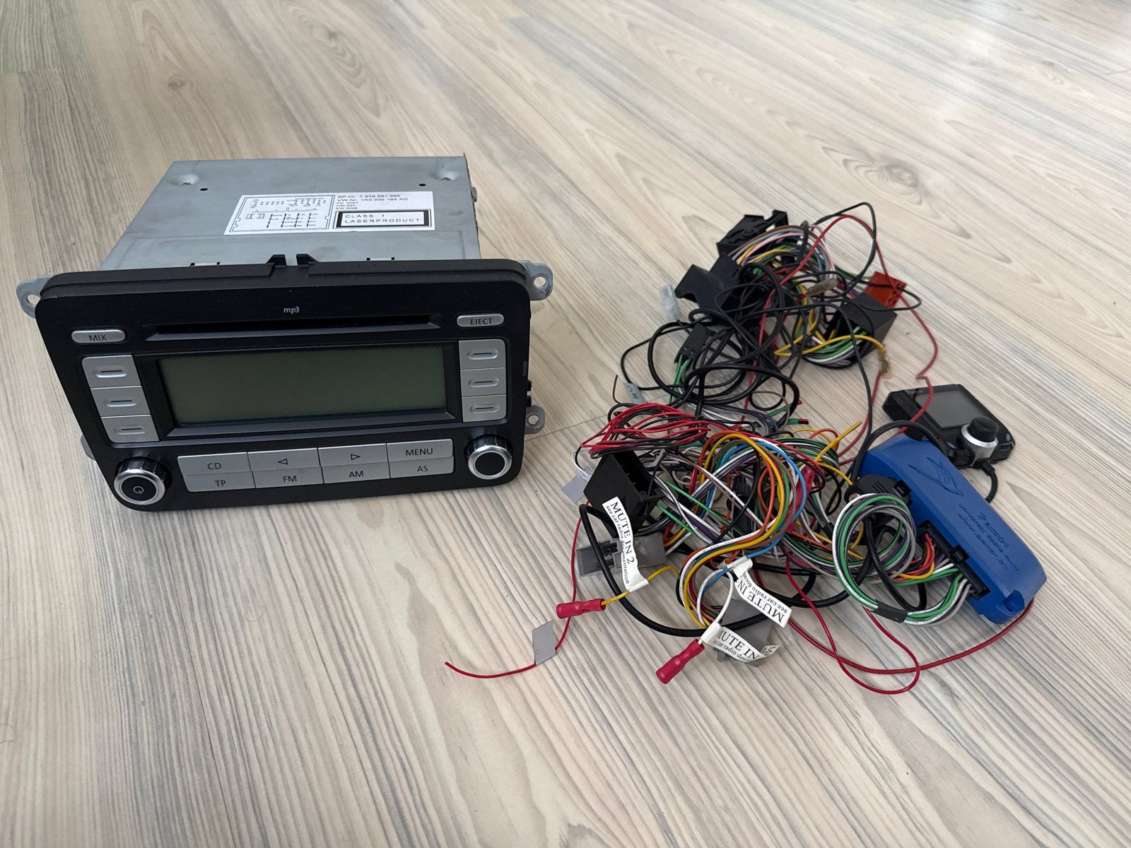 Volkswagen RCD 300 MP3 Autoradio Golf 5 GTI (1K0 035 186 AD), Ophalen, Gebruikt