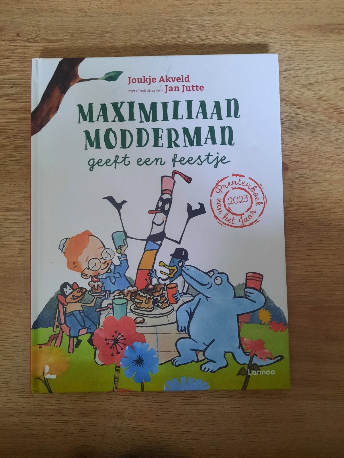Maximiliaan Modderman geeft een feestje - Prentenboek, Ophalen of Verzenden, Zo goed als nieuw, Joukje Akveld, Prentenboek
