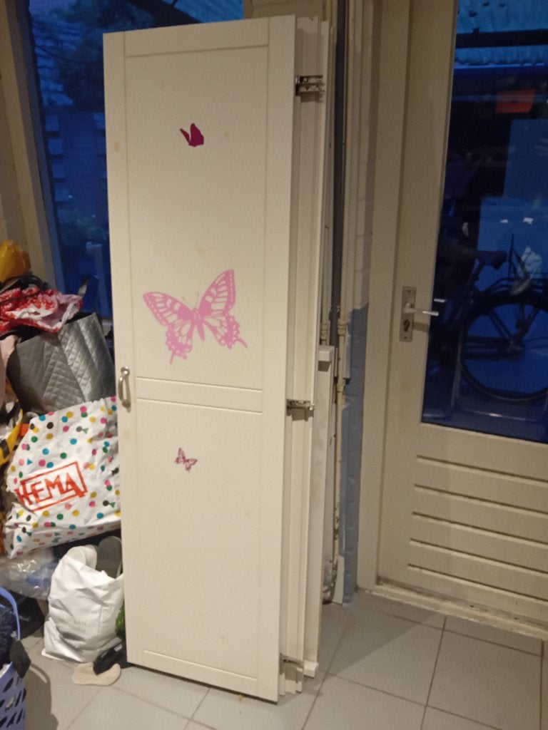 Kledingkast, Ophalen, Met deur(en), Gebruikt, 100 tot 150 cm