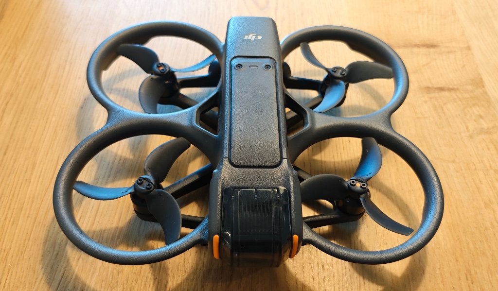 DJI Avata 2 Fly More Combo + FPV Remote controller 3, 15 tot 30 minuten, Zo goed als nieuw, DJI, Meer dan 10 kilometer