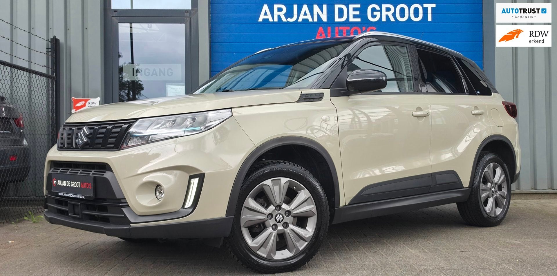Suzuki Vitara 1.4 Boosterjet Style Smart Hybrid VEEL OPTIES!, Auto's, Stof, Gebruikt, Zwart, 4 cilinders