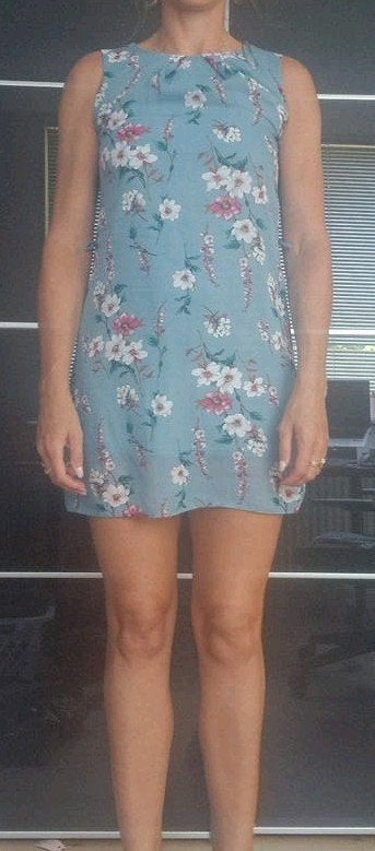 Zomers jurkje met bloemenprint en lusje voor riempje, Ophalen of Verzenden, Maat 36 (S), Gedragen, Boven de knie