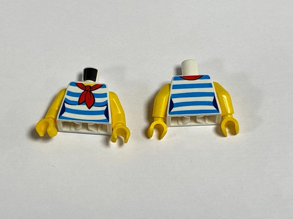 Partij Lego 2x nieuwe vrouwelijke romp met rode sjaal, Overige thema's, Lego, Nieuw, Ophalen of Verzenden