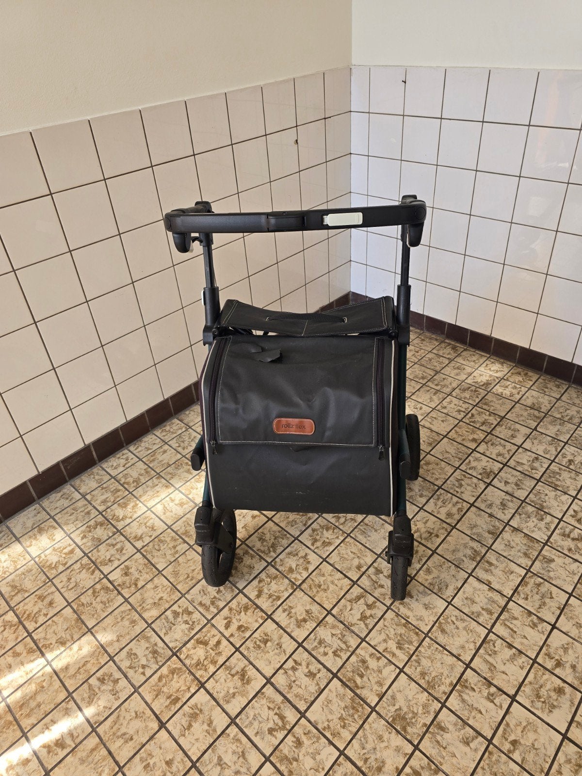 rollz flex 2 rollator lichtgewicht, Ophalen, Opvouwbaar, Gebruikt