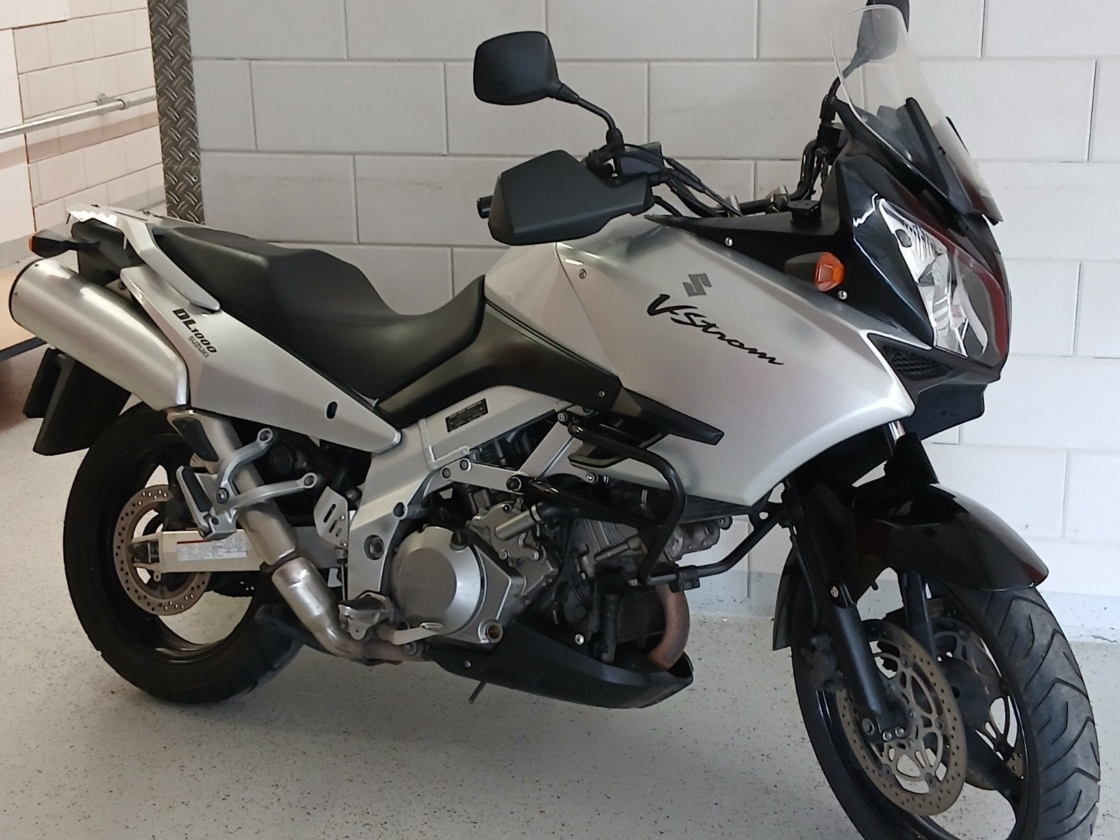 Suzuki DL1000 V-strom all road adventure bike, 2 cilinders, Motorrijbewijs A, Gebruikt, Particulier