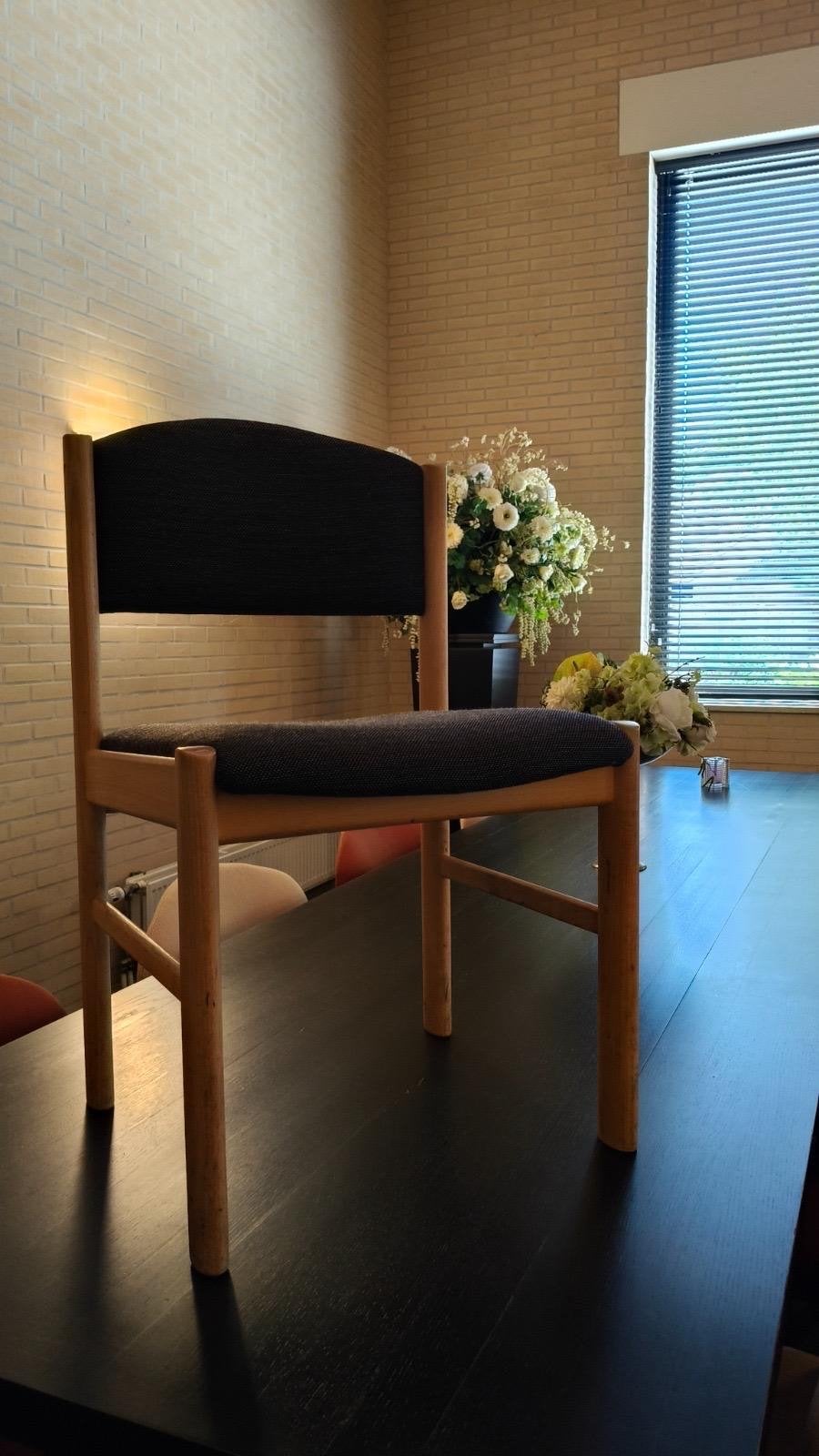 Gebruikte stoelen - Hout en Stof - Zwart, Ophalen, Gebruikt, Zwart, Vijf, Zes of meer stoelen