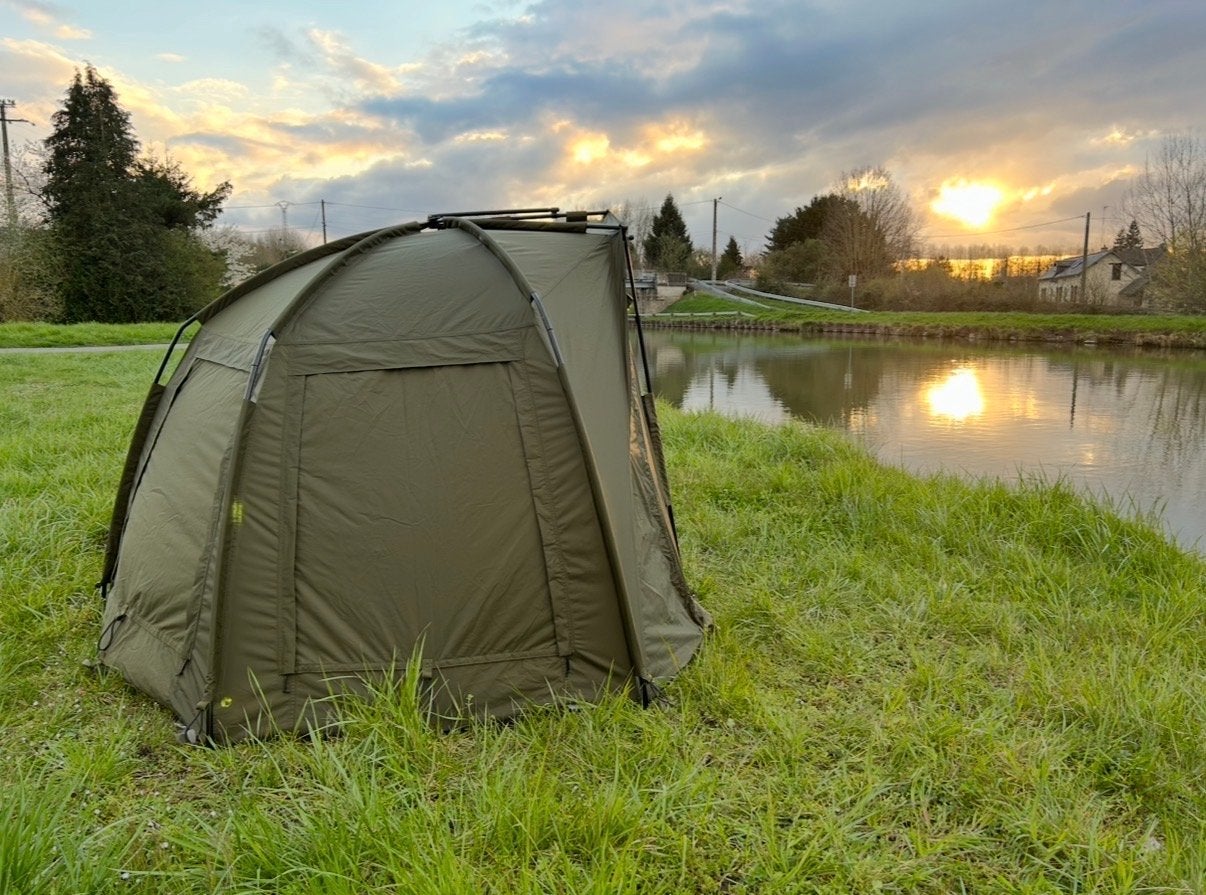 Trakker Tempest 100T Aquatexx EV 1.0 Bivvy, Watersport en Boten, Hengelsport | Karpervissen, Zo goed als nieuw, Overige typen