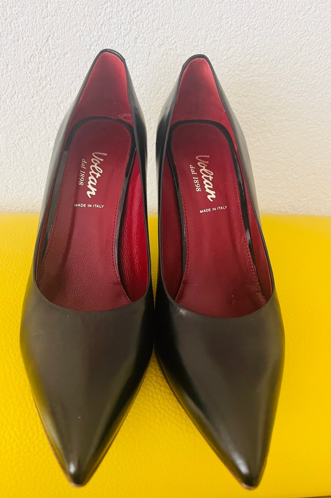 Zwarte lederen pumps Voltan Italy maat 42, Pumps, Zwart, Ophalen of Verzenden, Zo goed als nieuw