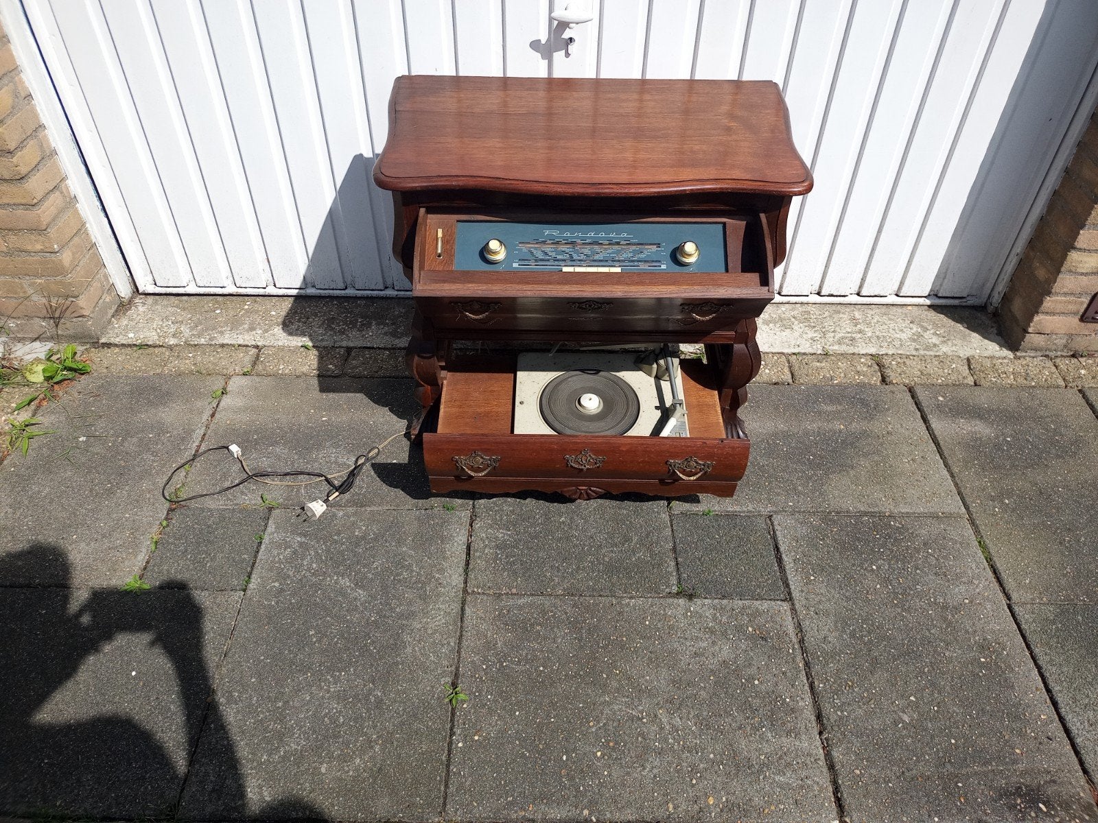 Radio en platenspeler in buikkastje, vintage, Ophalen, Overige merken