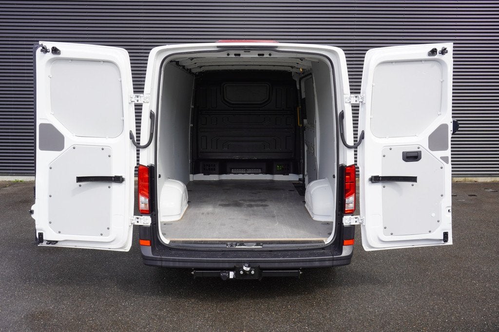 Volkswagen Crafter 35 140pk L3H2/L2H1 Cruise control Airco T, Voorwielaandrijving, Gebruikt, 4 cilinders, Volkswagen
