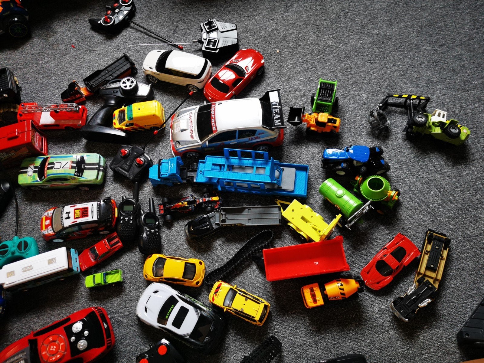 heel veel speelgoed  ook bestuurbaar, Kinderen en Baby's, Speelgoed | Duplo en Lego, Duplo, Ophalen