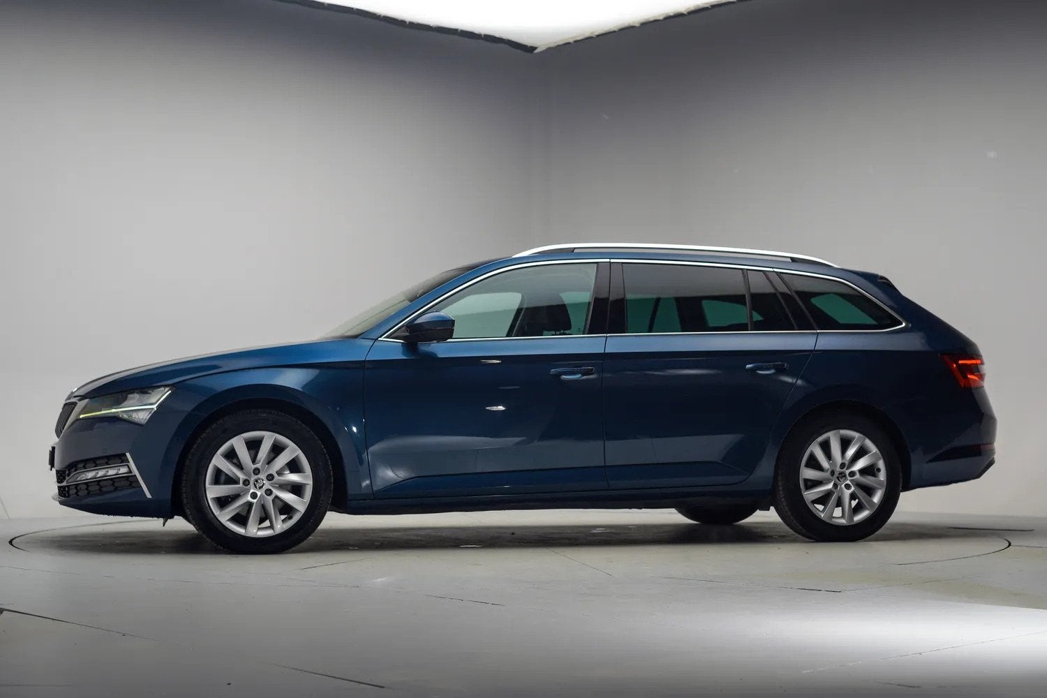Skoda Superb 1.4 TSI iV PHEV Style Aut. [ Navi Memory Stoelv, Automaat, Dealer onderhouden, Gebruikt, 4 cilinders