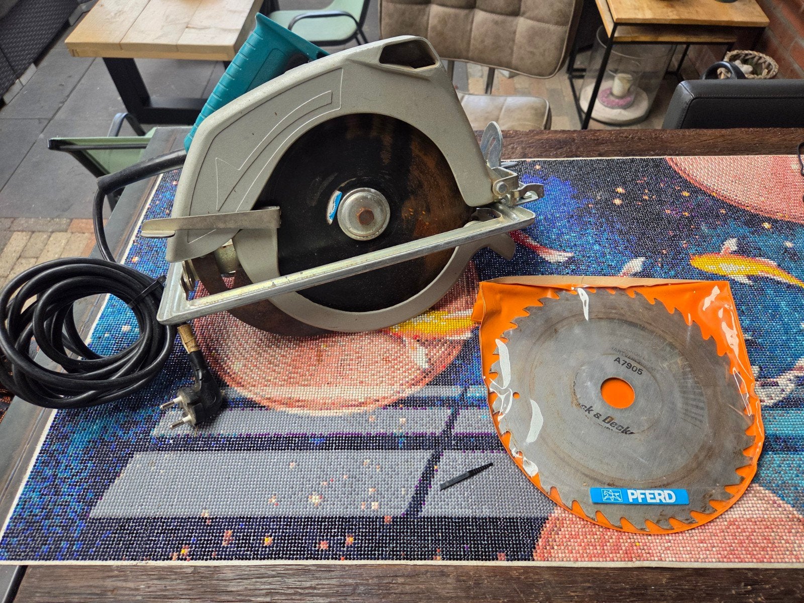 Bleck en Decker invalzaag, Gebruikt, Ophalen of Verzenden, Afkortzaag, 30 tot 70 mm