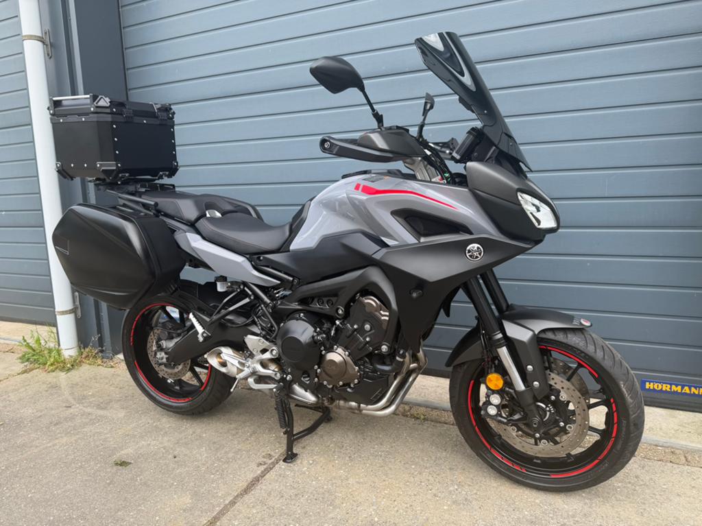 Yamaha Tracer 900: Uniek, 1e eigen, Smoke, Koffers, 14000 km, Motorrijbewijs A, 3 cilinders, Meer dan 35 kW, Toermotor