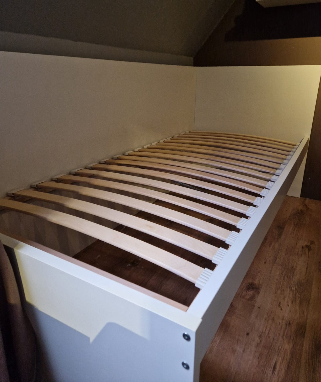 Bed Ikea met lattenbodem, Huis en Inrichting, Slaapkamer | Bedden, Ophalen, Eenpersoons, Hout, 100 cm