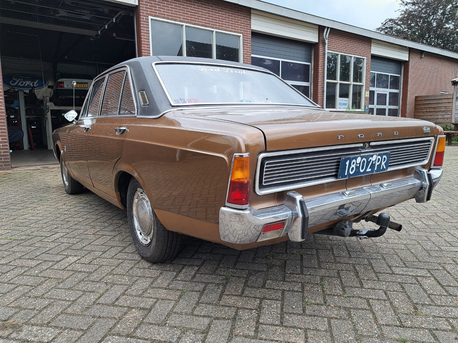 Ford P7B (Taunus) 17M V6 lpg 1970, Auto's, Achterwielaandrijving, Bruin, Bruin, Handgeschakeld