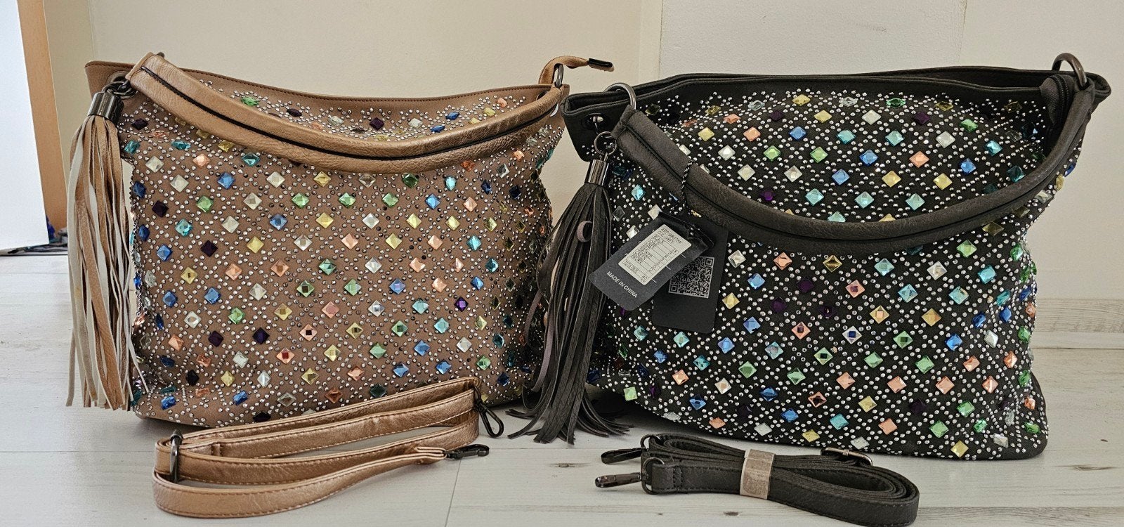Twee leuke nieuwe tassen met steentjes, Ophalen of Verzenden