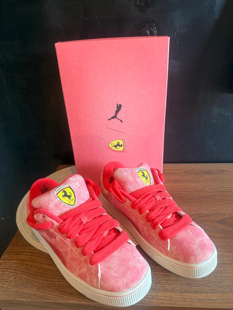 Puma Ferrari Suede XL Desert Sneakers - Maat 44.5, Kleding | Heren, Schoenen, Ophalen of Verzenden, Zo goed als nieuw, Overige kleuren