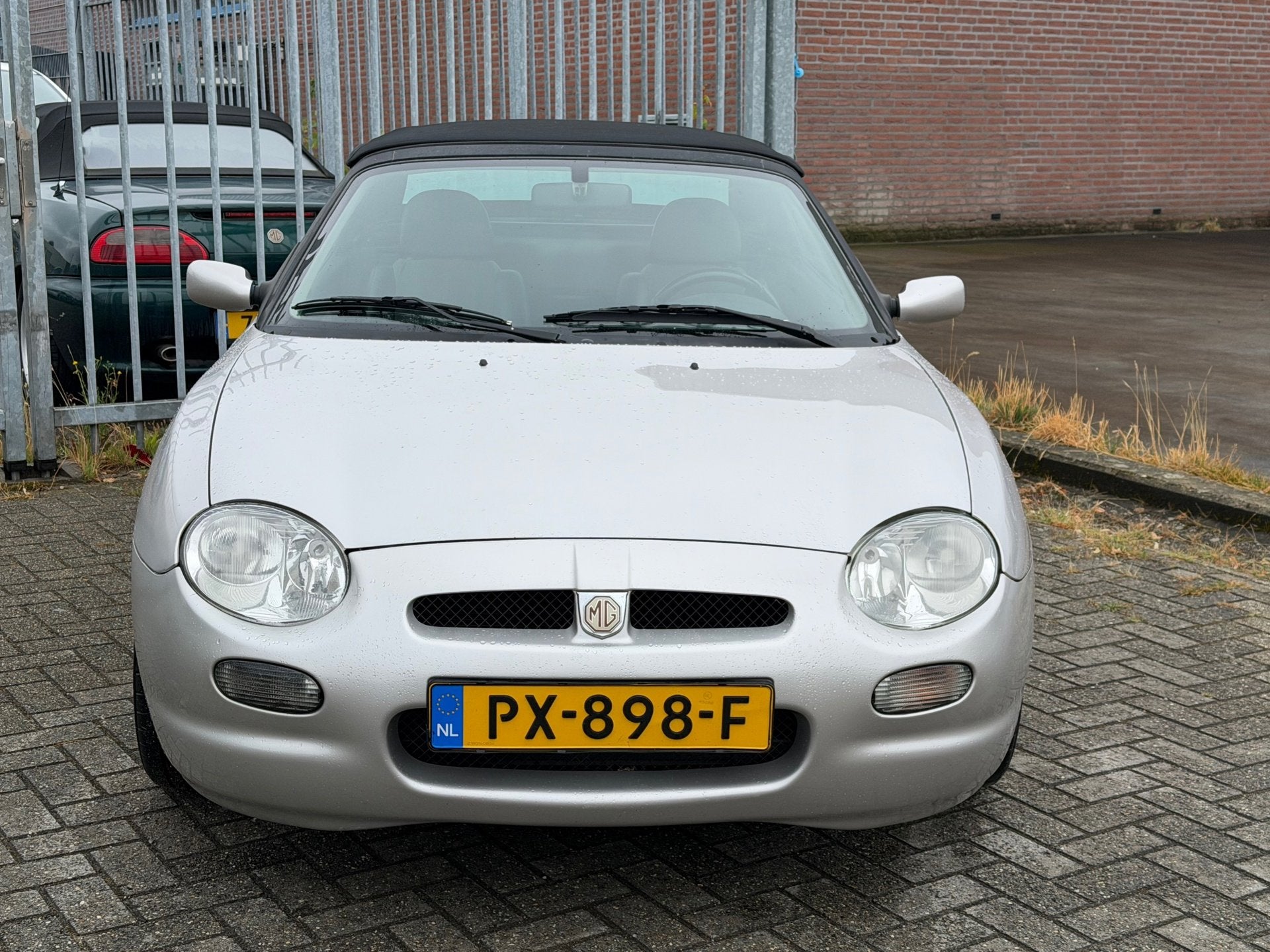 MG F 1.8i Exclusive CABRIO 120PK! Vol leer alcantara l elek, Auto's, Euro 2, Gebruikt, Zwart, 4 cilinders