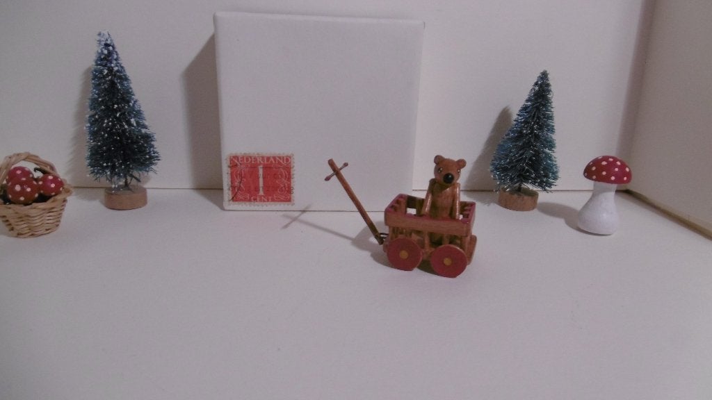 Oud houten bolderkar beer poppenhuis speelgoed miniaturen, Verzenden, Poppenhuis
