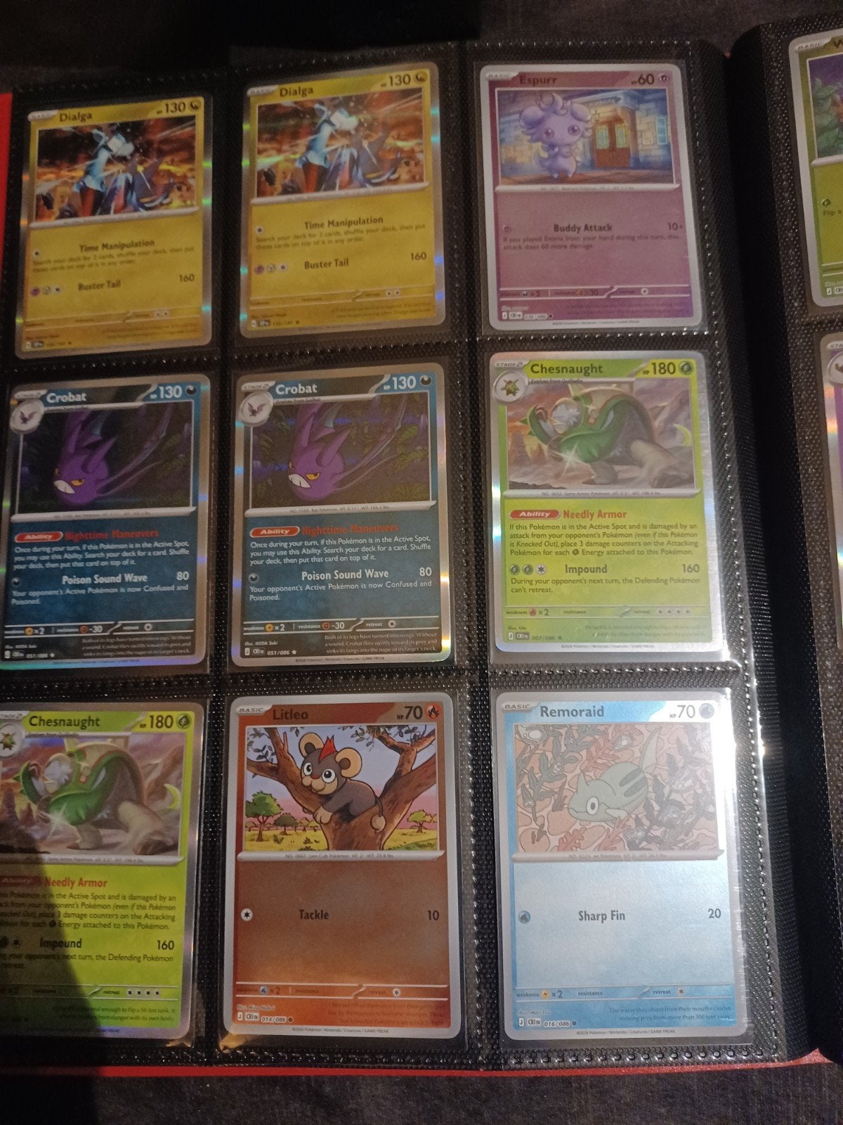 Grote verzameling Pokémon kaarten in map, Ophalen