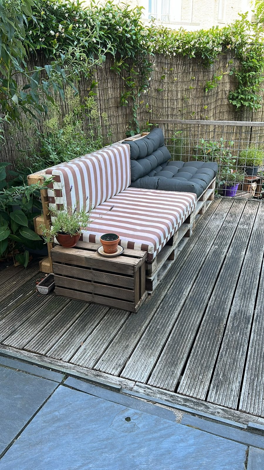 Palletbank met palletkussens (2 sets), Tuin en Terras, Ophalen, Gebruikt