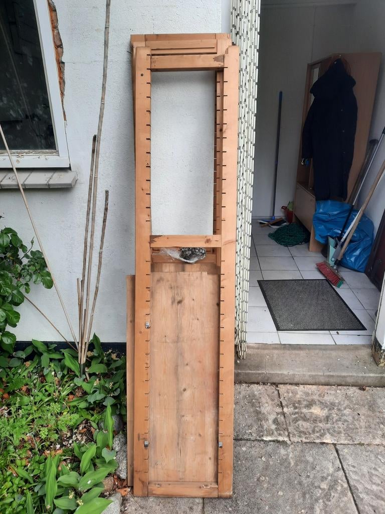 Brynzeel stelling: 3 staanders, 2 legplanken 37.5 met haken, Ophalen, Gebruikt