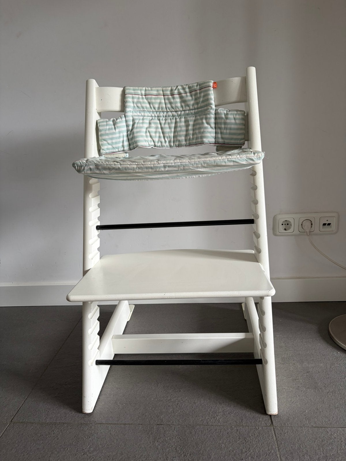 Stokke - triptrapstoel + stokke kussentje, Ophalen, Zo goed als nieuw, Meegroeistoel