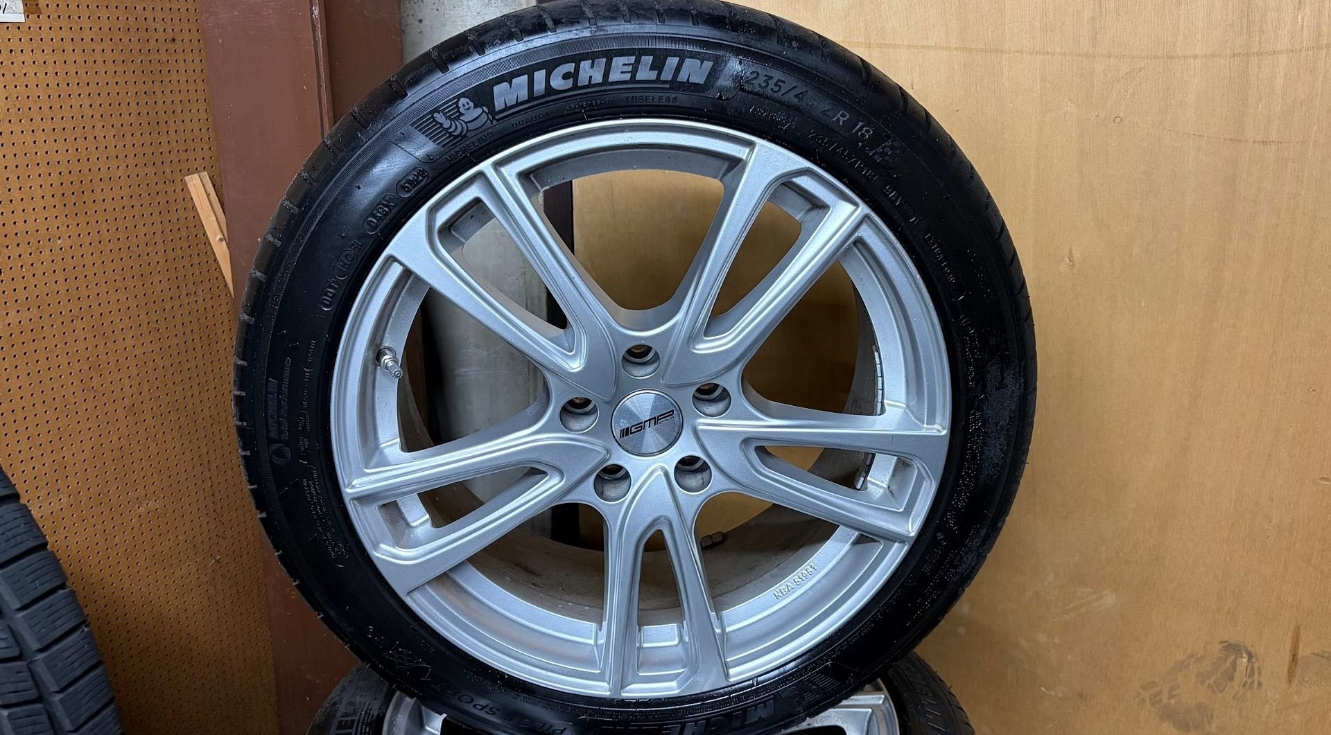 GMP italia | 235/45/18 | All Season | Direct Beschikbaar, Ophalen, 18 inch, Gebruikt, -